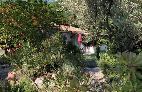 Mirabel-aux-Baronnies House | Oasi Des Mirabelles - Gîte