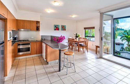 Hamilton Island House | Oasis 1 Hamilton Island - 2 bedroom apartment with golf buggy and transfers