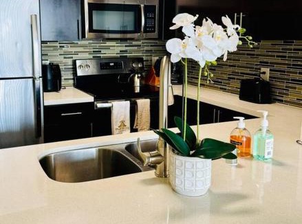 Del Rey Apartment | Oasis 2 bedroom minutes to the marina