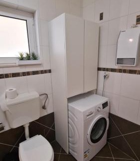 Kastel Stari Apartment | Oasis apartment with sea view and garden