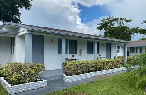 Highland Garden Condo | Oasis at Hollywood II - Sleep 3 Unit 12