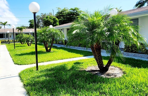 Highland Garden Apartment | Oasis at Hollywood II - Sleep 4 - Unit 2