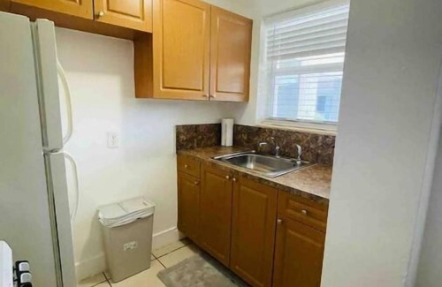 Highland Garden Apartment | Oasis at Hollywood ll - Sleep 2 - Unit 3