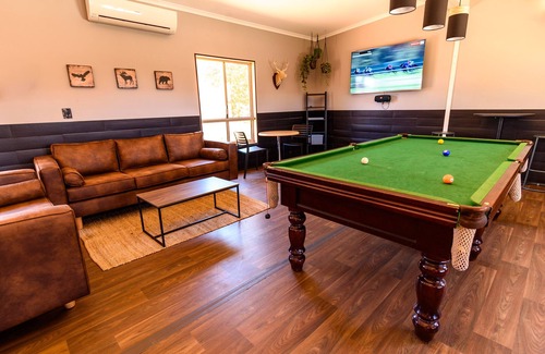 Newman Hotel | Oasis at Newman