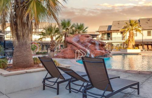 Ivins House | Oasis at Ocotillo 48 Private Pool and Spa! Ping Pong table Nintendo Switch & Resort pool