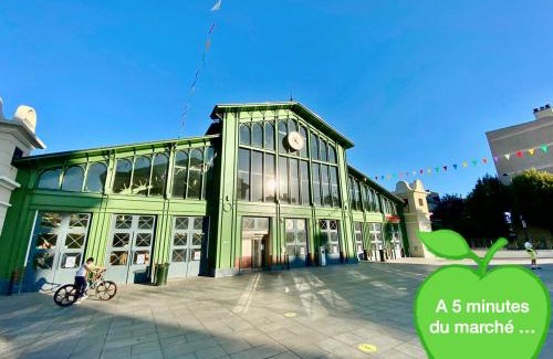 Le Plessis-Robinson Apartment | Oasis au Coeur de Ville
