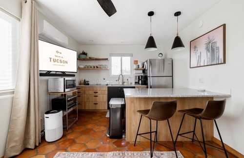 Orange Ranch Estates House | Oasis Casita: Luxe Guest House on Peaceful 4 Acres, Hot Tub