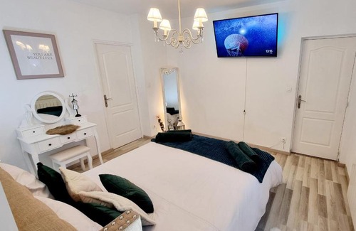 Cambrai Apartment | Oasis Citadine Terrasse intime jardin privatif en plein centre ville 70m2