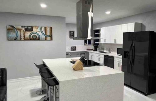 West Park House | OASIS close to Hard Rock Caffe & Hollywood Beaches