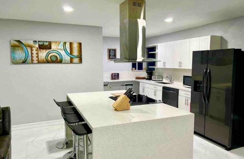 West Park House | OASIS close to Hard Rock Caffe & Hollywood Beaches