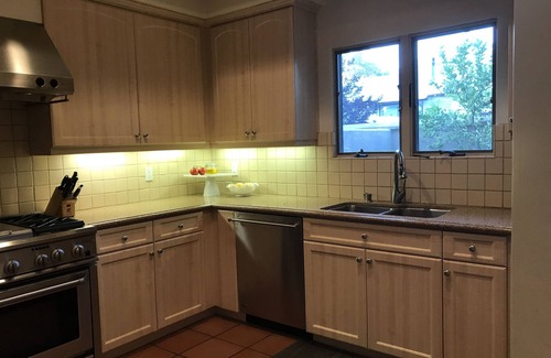 Ojai House | Oasis in Downtown Ojai "Casa del Oro" Spanish Mediterranean Townhome