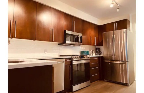 Broadway Apartment | Oasis in Dynamic Capitol Hill-Walker and Transit Paradise!