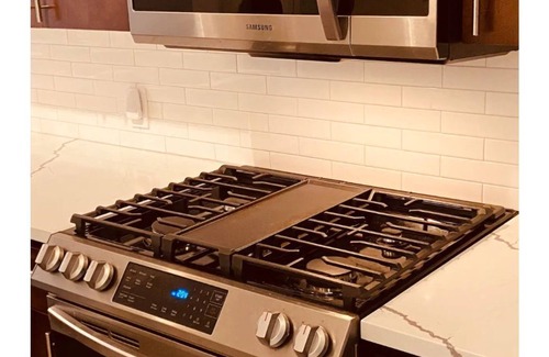 Broadway Apartment | Oasis in Dynamic Capitol Hill-Walker and Transit Paradise!