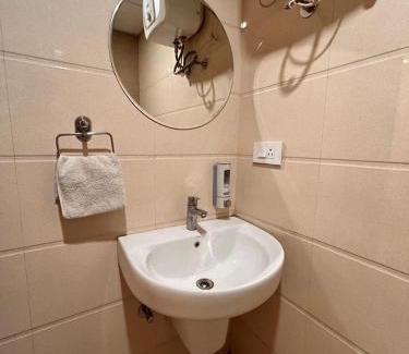 Jalandhar Hotel | Oasis Inn