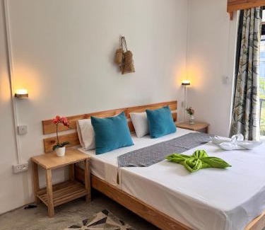 Coromandel Bed & Breakfast | Oasis Marine Gravier Plage