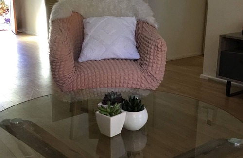 Woolner Apartment | Oasis Near the City
