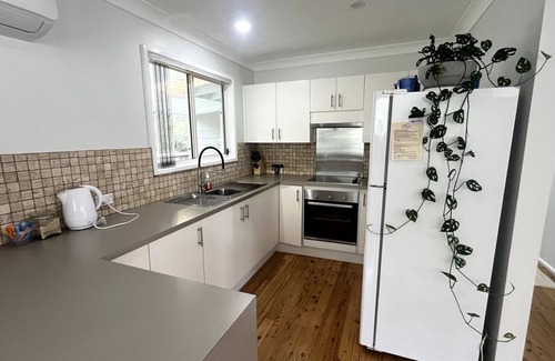 Sanctuary Point House | Oasis on The Park - Beautiful creekfront reserve
