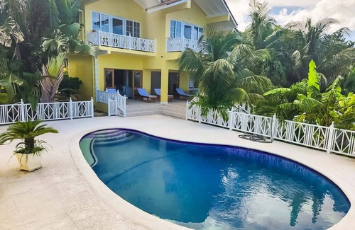 Tower Isle Villa | Oasis Palms Luxury Villa