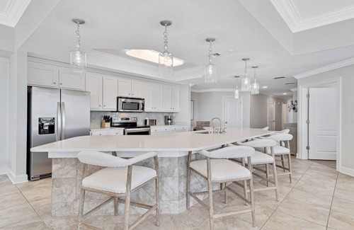 Orange Beach Condo | Oasis, Parking level 4BR, Restaurant and Bar on site!