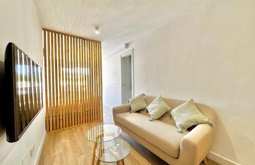 Marbella City Centre Apartment | Oasis Studio Center Marbella - EaW Homes