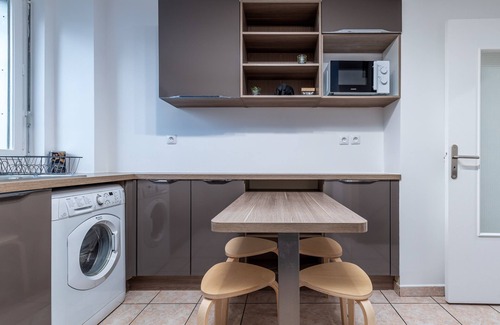 Villejuif Apartment | Oasis Urbaine for 8 Near Paris