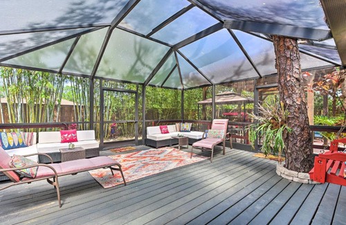Flora Villa House | Oasis with 2 Stand-Alone Casitas and Outdoor Bath