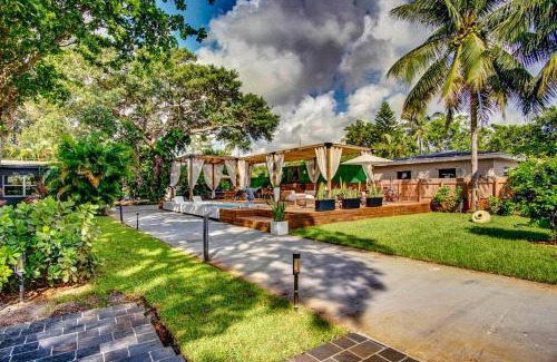 South Middle River House | Oasis with Insane Outdoor Area Near Wilton Manors