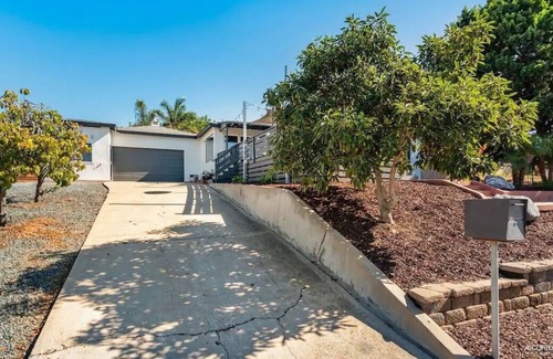 Terra Nova House | Oasis with ocean views/Pool/Hot tub! Sleeps 10!