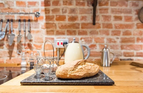 Faversham Cottage | Oast Barn Cottage by Bloom Stays - 2 guests in 1 bedroom