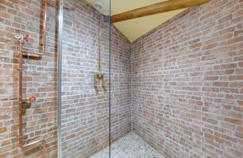 Ewhurst Green House | Oastbrook Vineyard