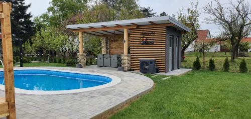 Becej House | OAZA KUĆA ZA ODMOR