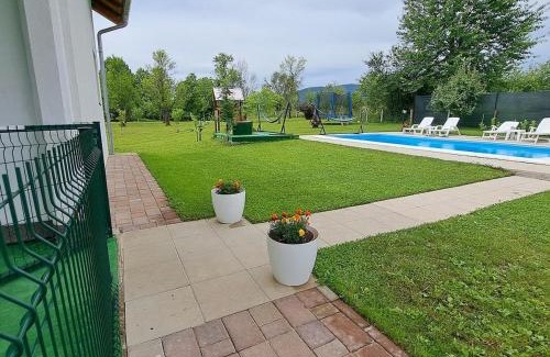 Mali Radic House | Oaza mira BK