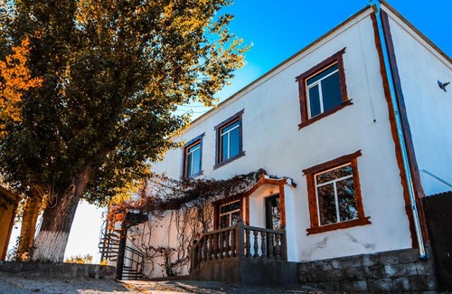 Gegharkunik Hotel | Oazis