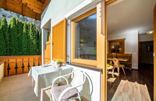 Lagundo Apartment | Obermoarhof Hönigspitze OG Deluxe
