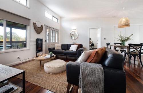 Hepburn Springs House | Oblique