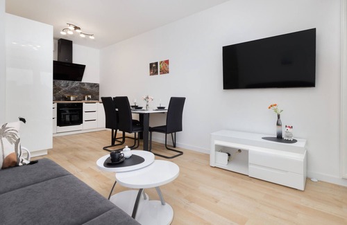 Srodmiescie Apartment | Obrońców Wybrzeża 8 | Apartment | Parking