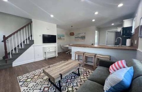 Point Pleasant Beach House | OCE106A | Townhouse next to beach & boards! 2 Car park, 6 badges, PETS! Shore Points Vacations