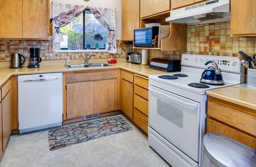 Waldport House | Ocean 2 Bay - Ocean/Bay View