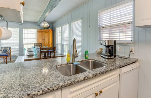 Freeport House | Ocean Access + BBQ Pit: Surfside Beach Family Home