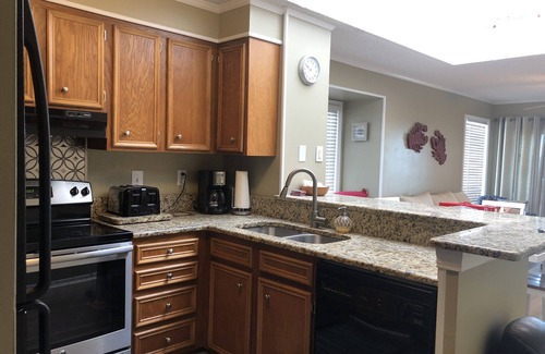 Myrtle Beach Condo | Ocean and Pool view - Aug and Sept dates available