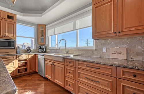 Crescent Beach House | Ocean and River Views- w/Heated Pool/Hot tub/Elevator-Kayaksn