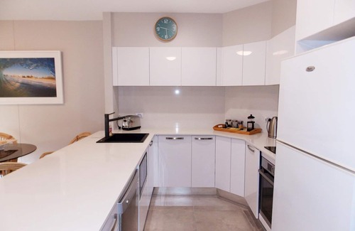 Cronulla Apartment | Ocean View, Lift Access 502 Opposite North Cronulla Beach