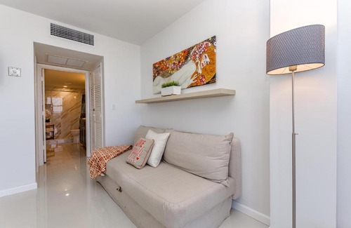 Galt Mile Apartment | Ocean Beach Condo 3BR On the Sand 911