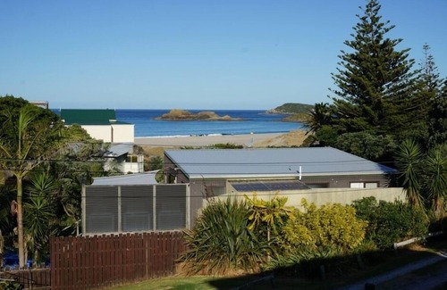 Whangarei Heads House | Ocean Beach Family Retreat- private walkway to beach