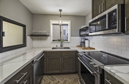 Waikiki Condo | Ocean-Beach Vacation Condo at Waikiki Beach Tower w/Amazing Hotel Amenities