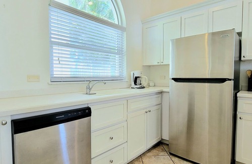 Bodden Town Condo | Ocean/Beachfront - stunning views! Seabreeze Villas