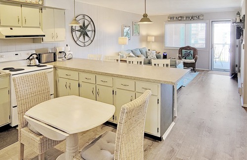 North Ocean City Condo | OCEAN BLOCK 3 Bedroom Condo on 139th St., one block from the beach and ocean!- Severn I #305