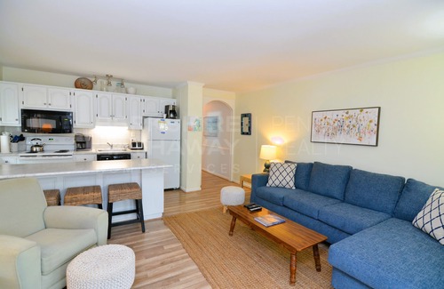 Rehoboth Beach Condo | OCEAN BLOCK LOCATION! STEPS TO REHOBOTH BEACH-BOARDWALK-7 Maryland Ave.