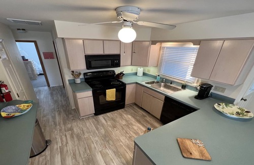 The Dunes House | OCEAN BLOCK single family home. Close to the Beach!