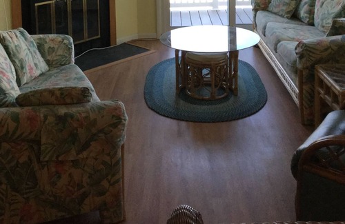 North Ocean City House | Ocean Block Town Home Great for Family's 139th Street "Sand Villa"